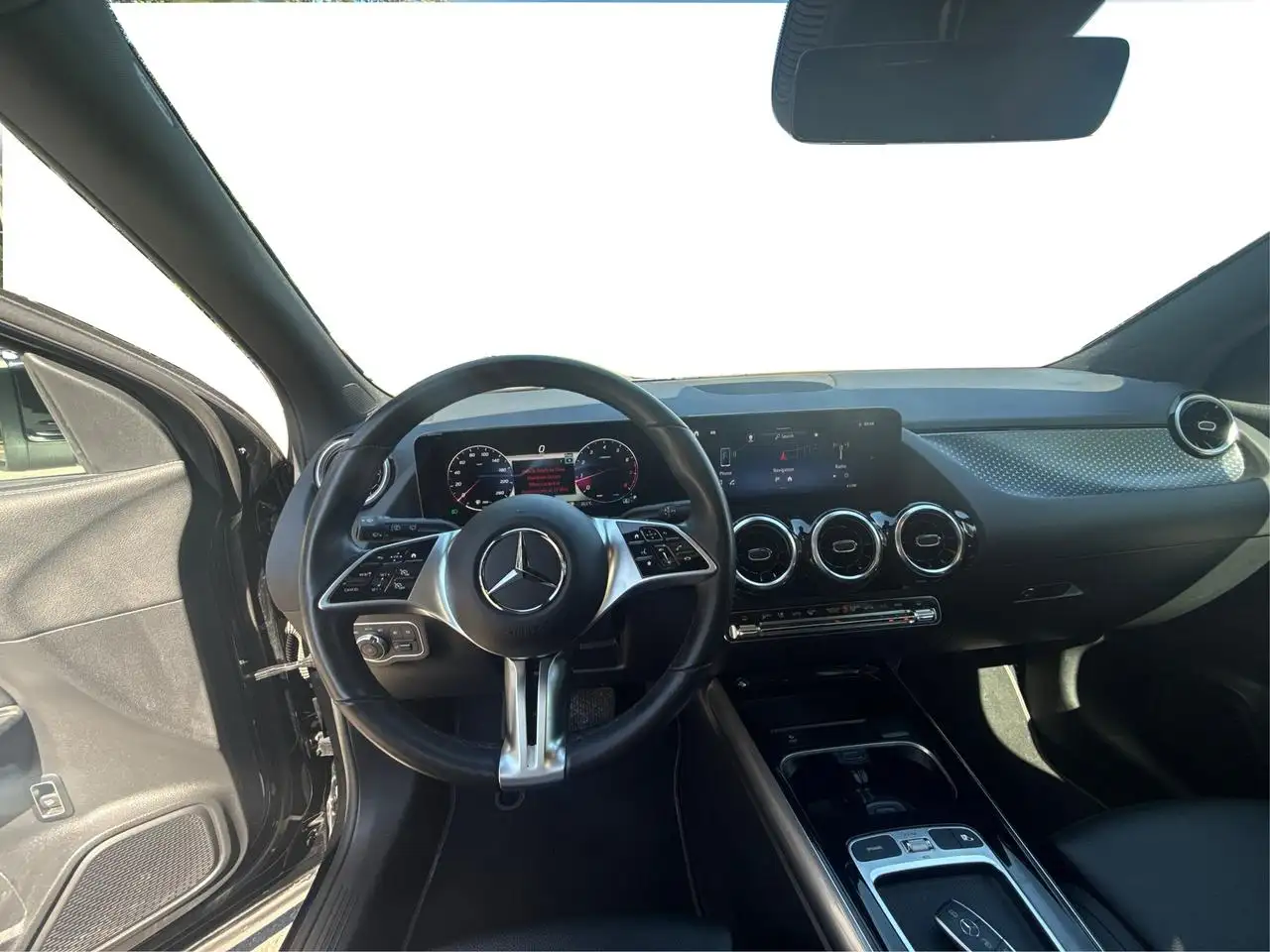 Mercedes-Benz GLA - Image 22