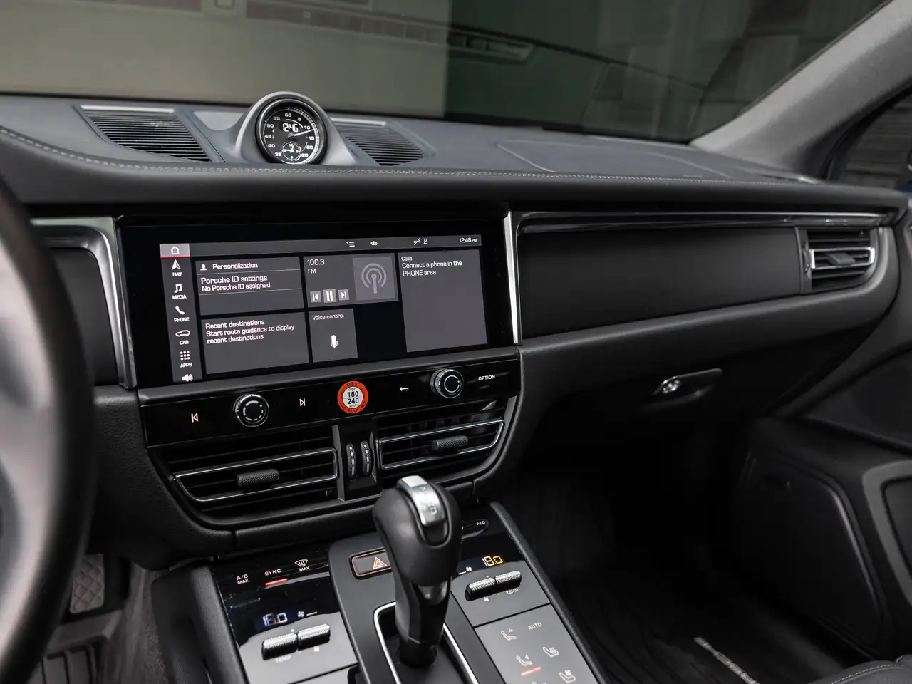 Porsche Macan - Image 17