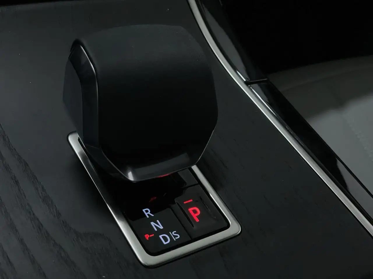 Land Rover Range Rover Evoque - Image 28