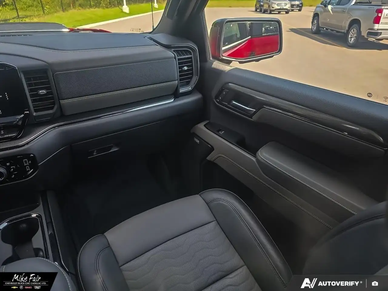 Chevrolet Silverado 1500 - Image 24