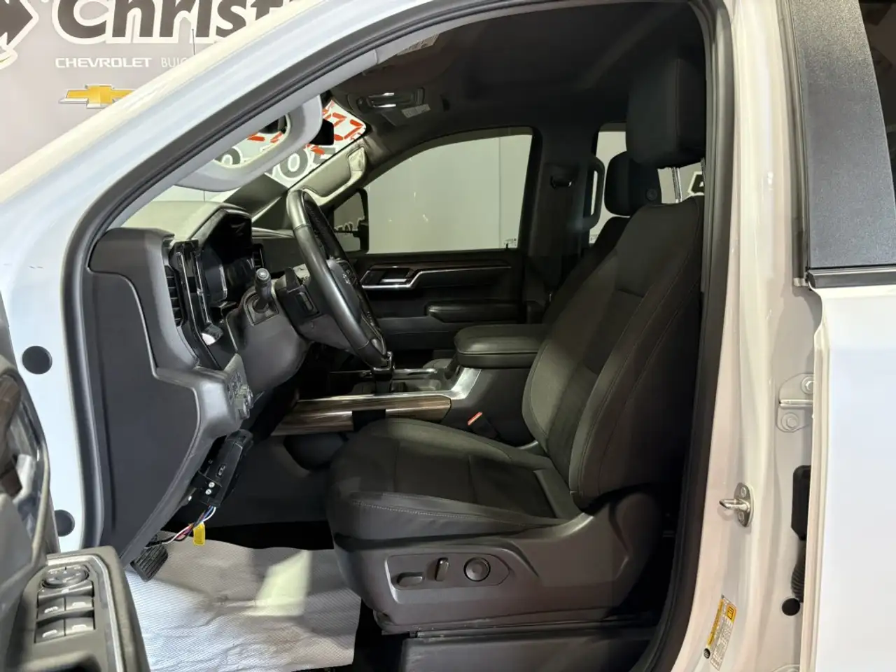 Chevrolet Silverado 1500 - Image 7