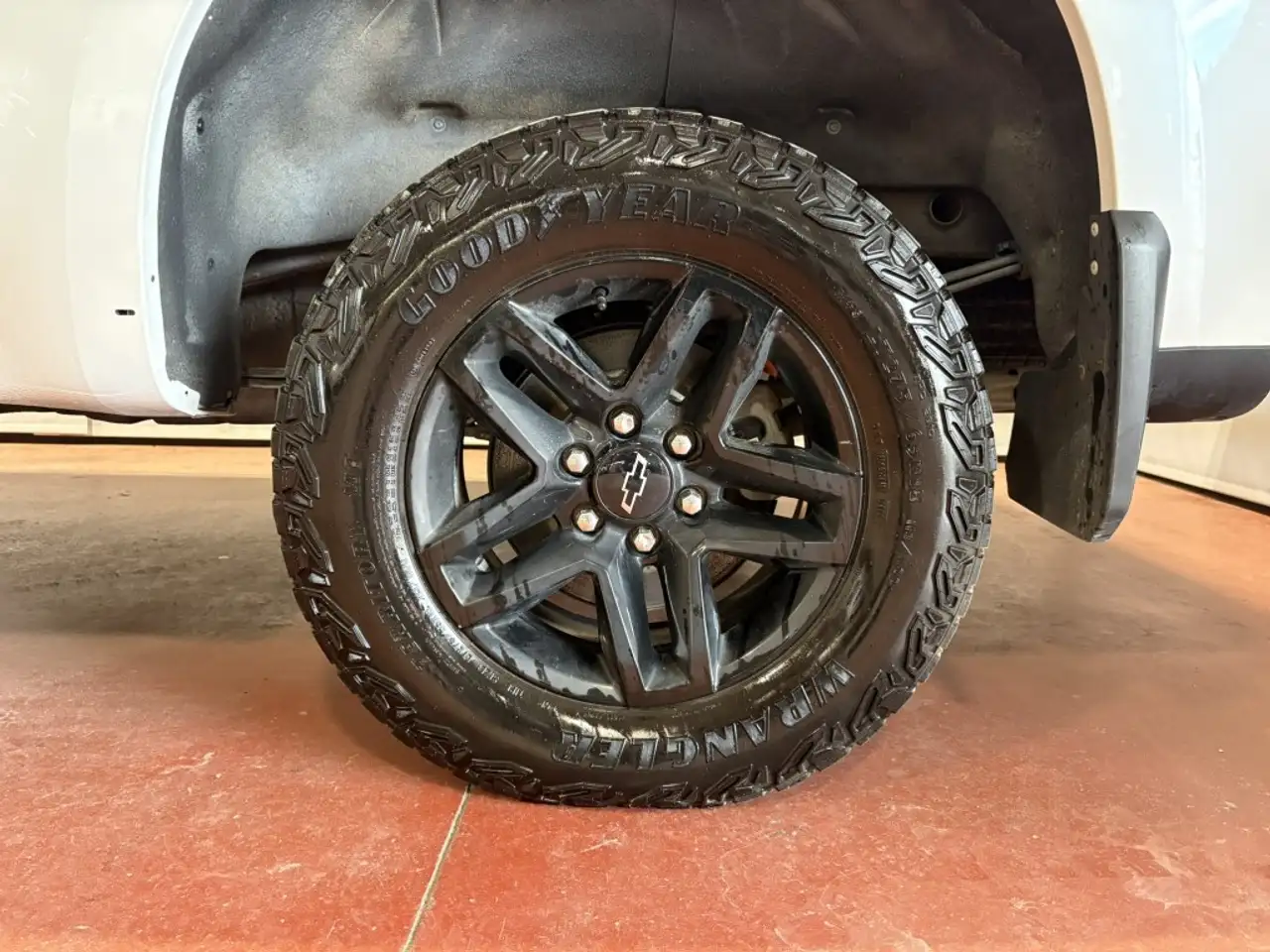 Chevrolet Silverado 1500 - Image 4