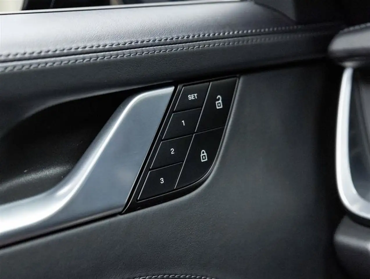 Porsche 911 - Image 37