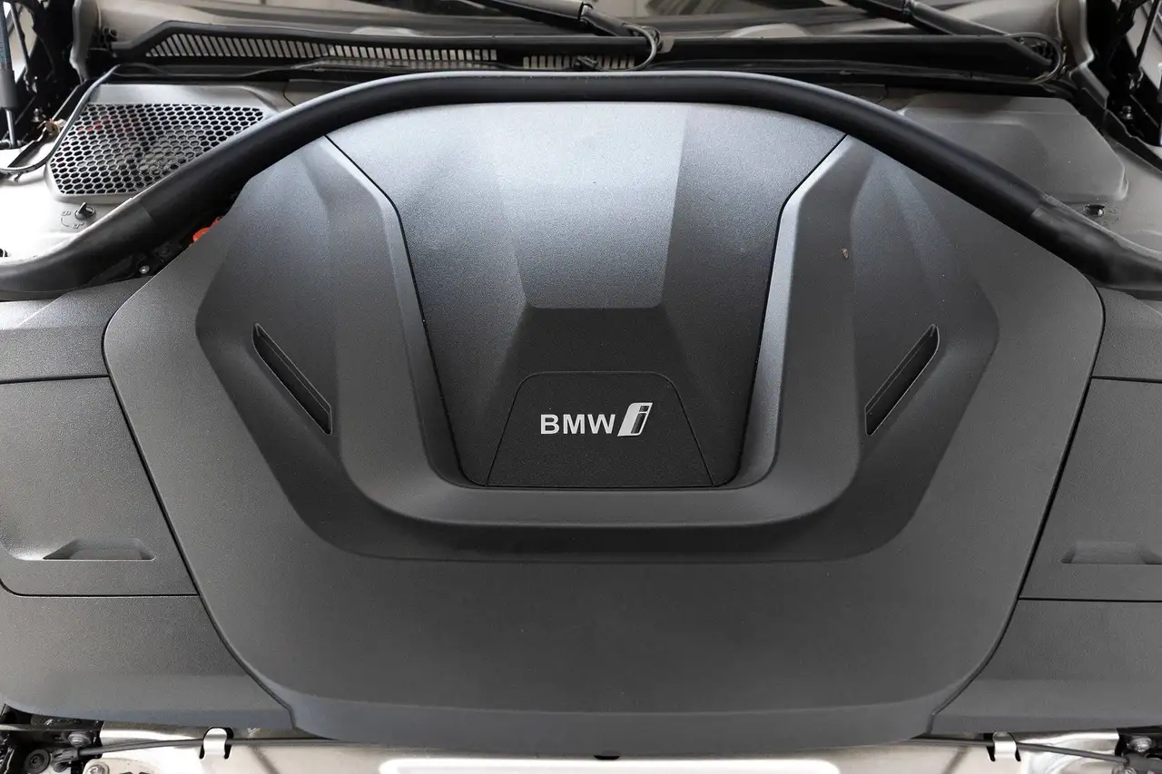 BMW i4 - Image 31