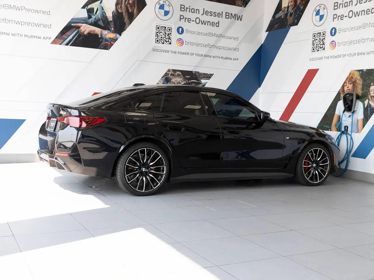 BMW i4 - Image 17