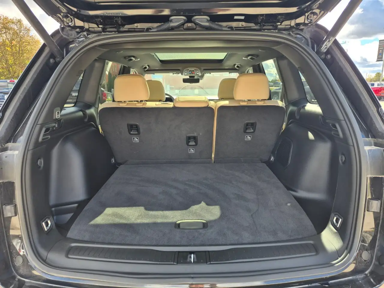 Jeep Grand Cherokee - Image 10