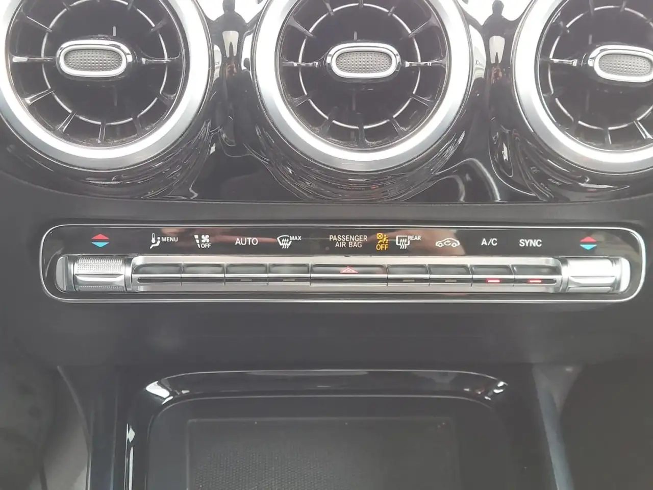 Mercedes-Benz GLA - Image 26