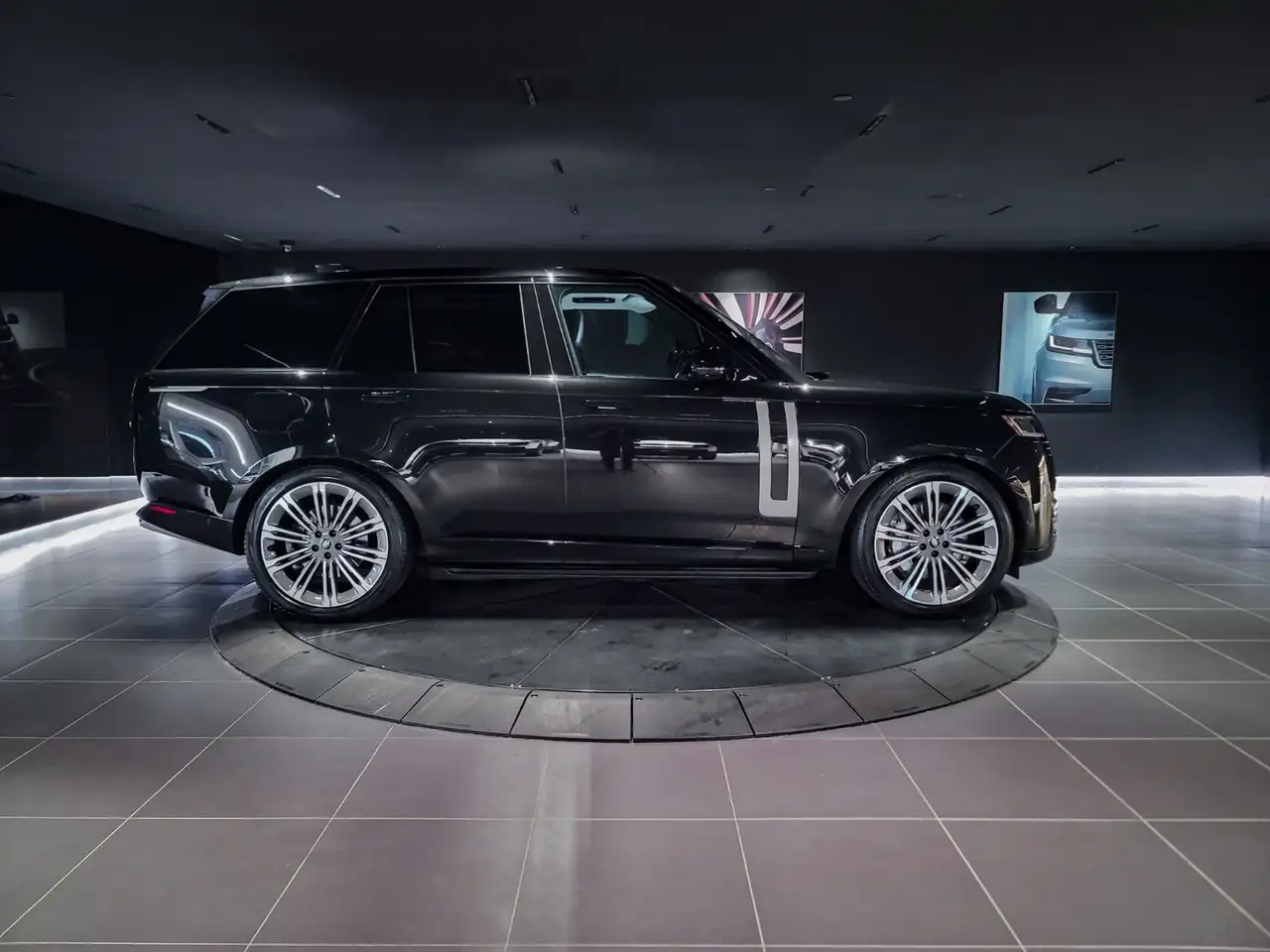 Land Rover Range Rover - Image 4