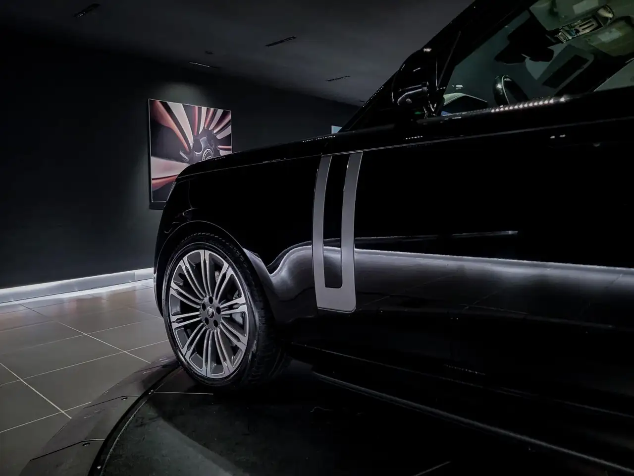Land Rover Range Rover - Image 9