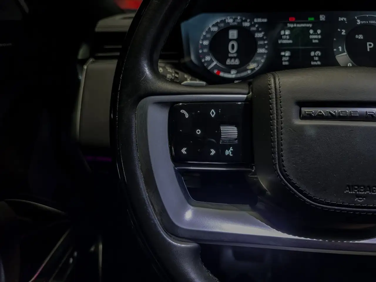 Land Rover Range Rover - Image 15