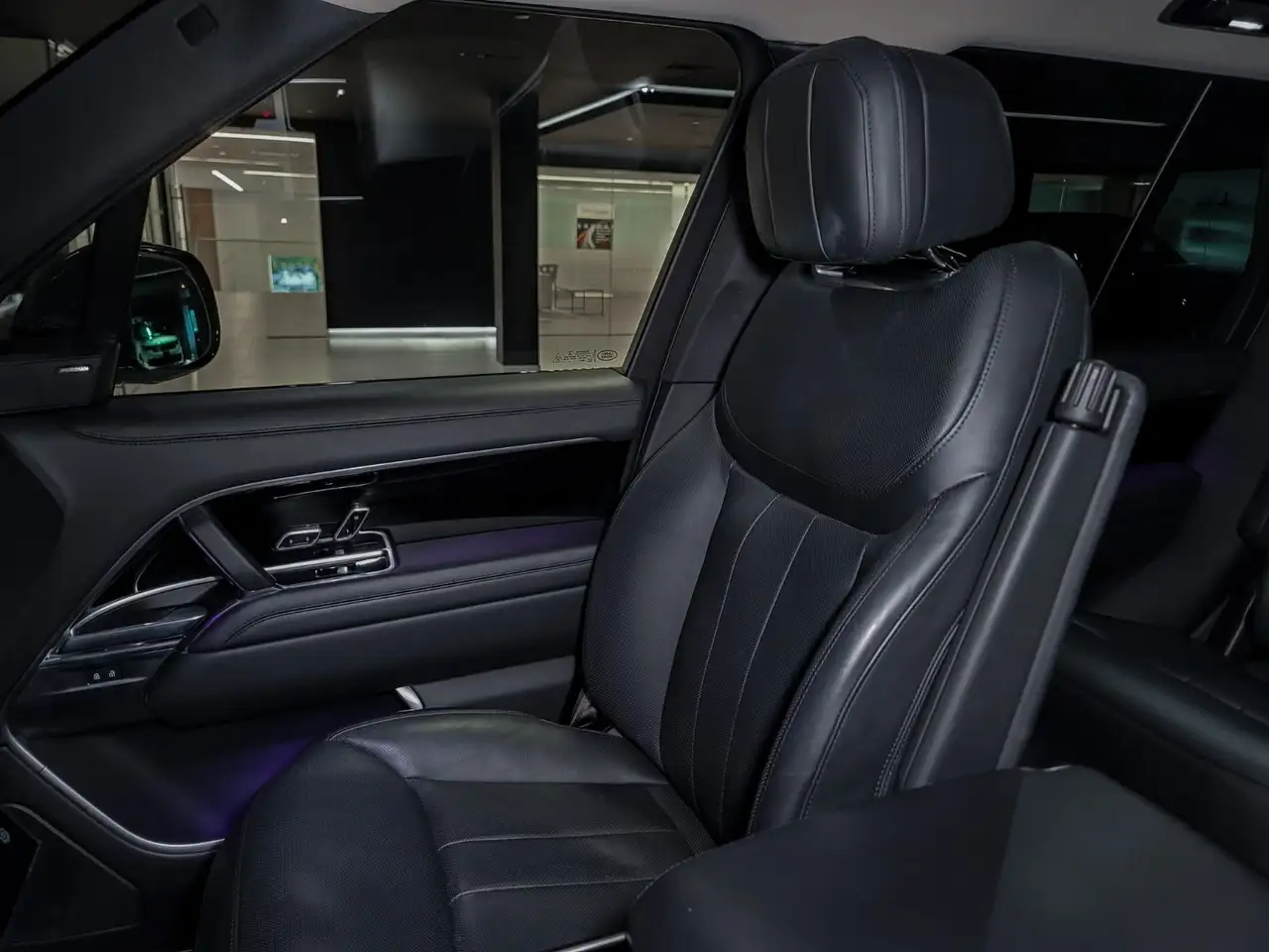 Land Rover Range Rover - Image 19