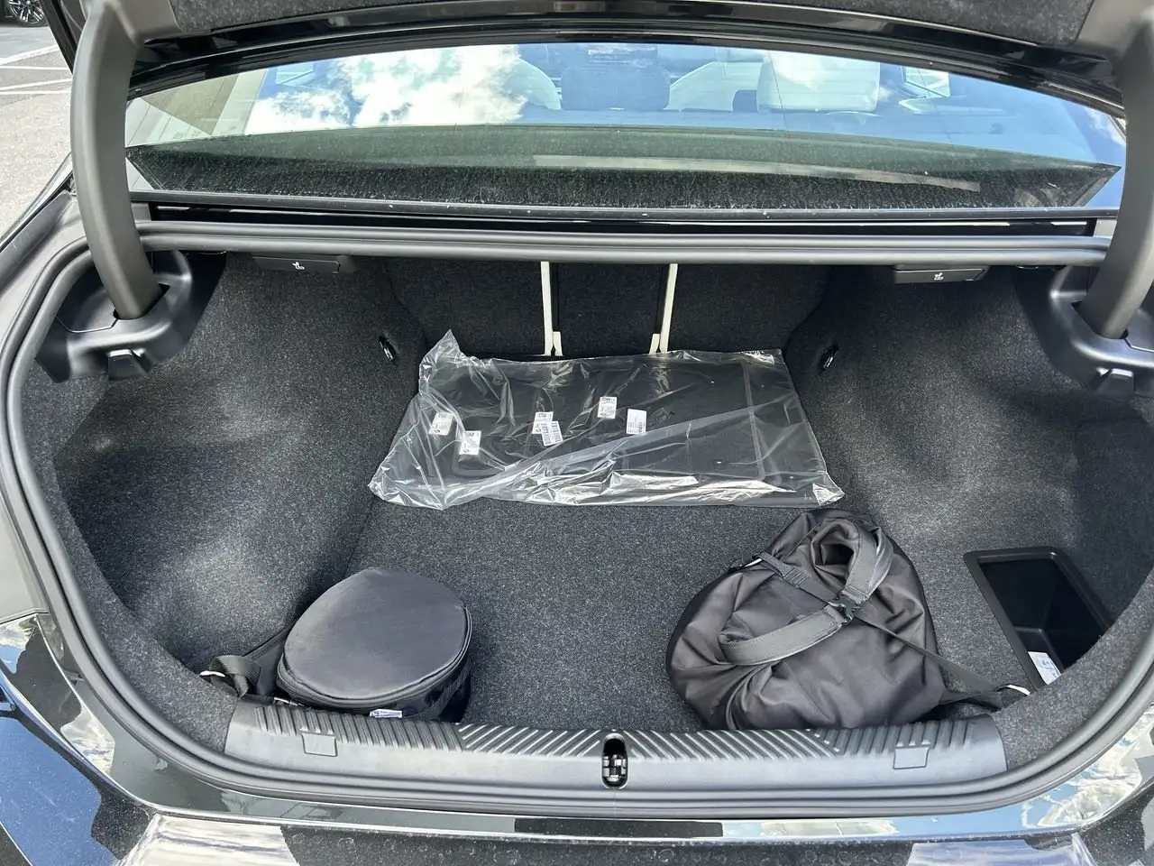 BMW 5 Series - Image 32