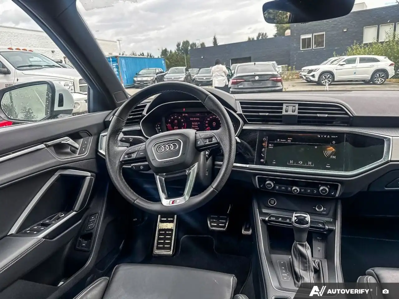 Audi Q3 - Image 9