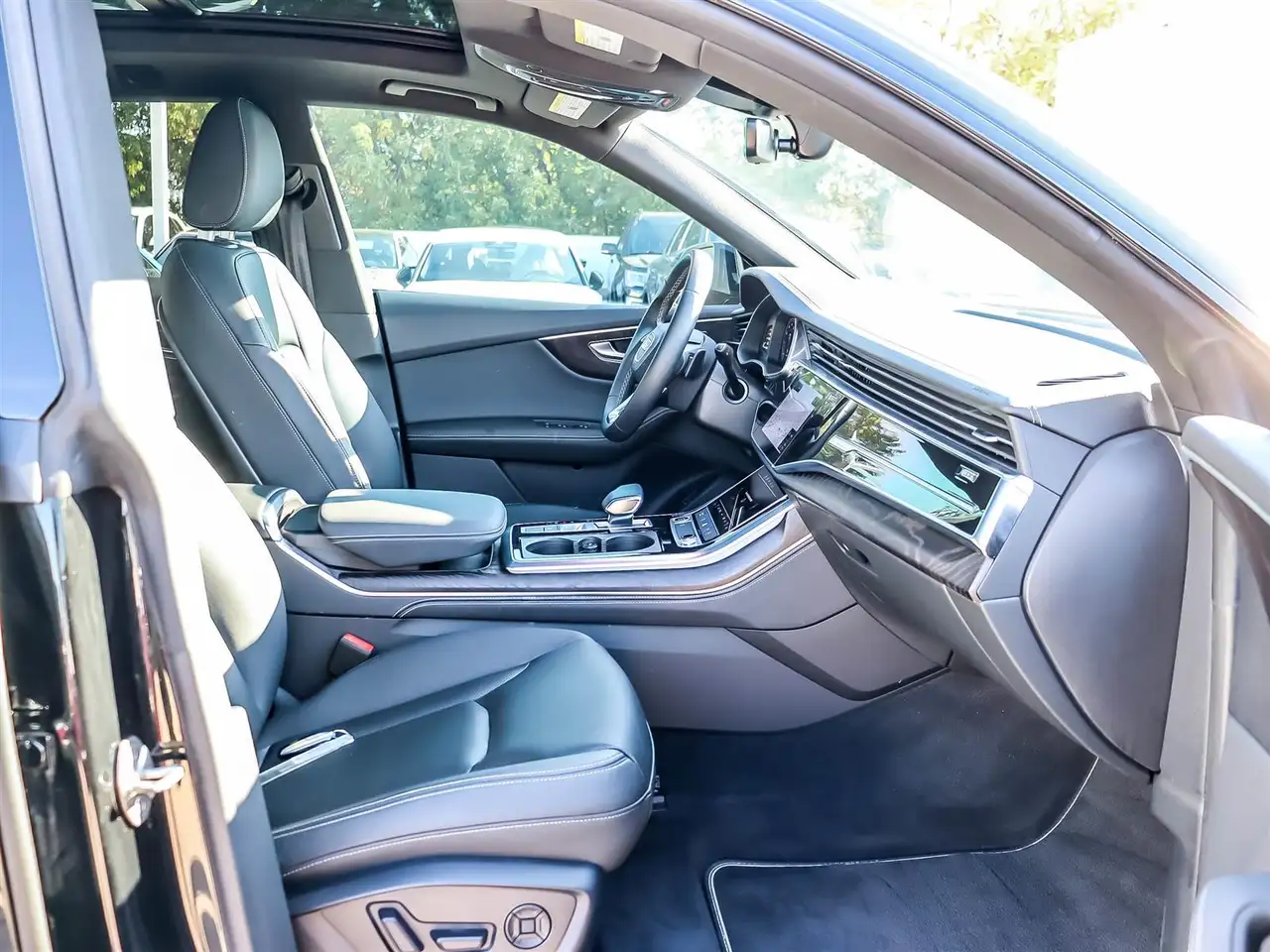 Audi Q8 - Image 15