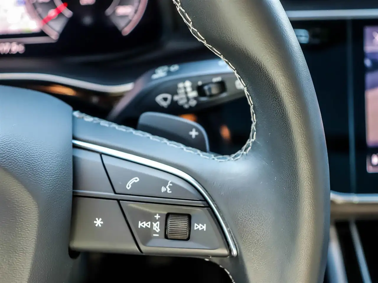 Audi Q8 - Image 34