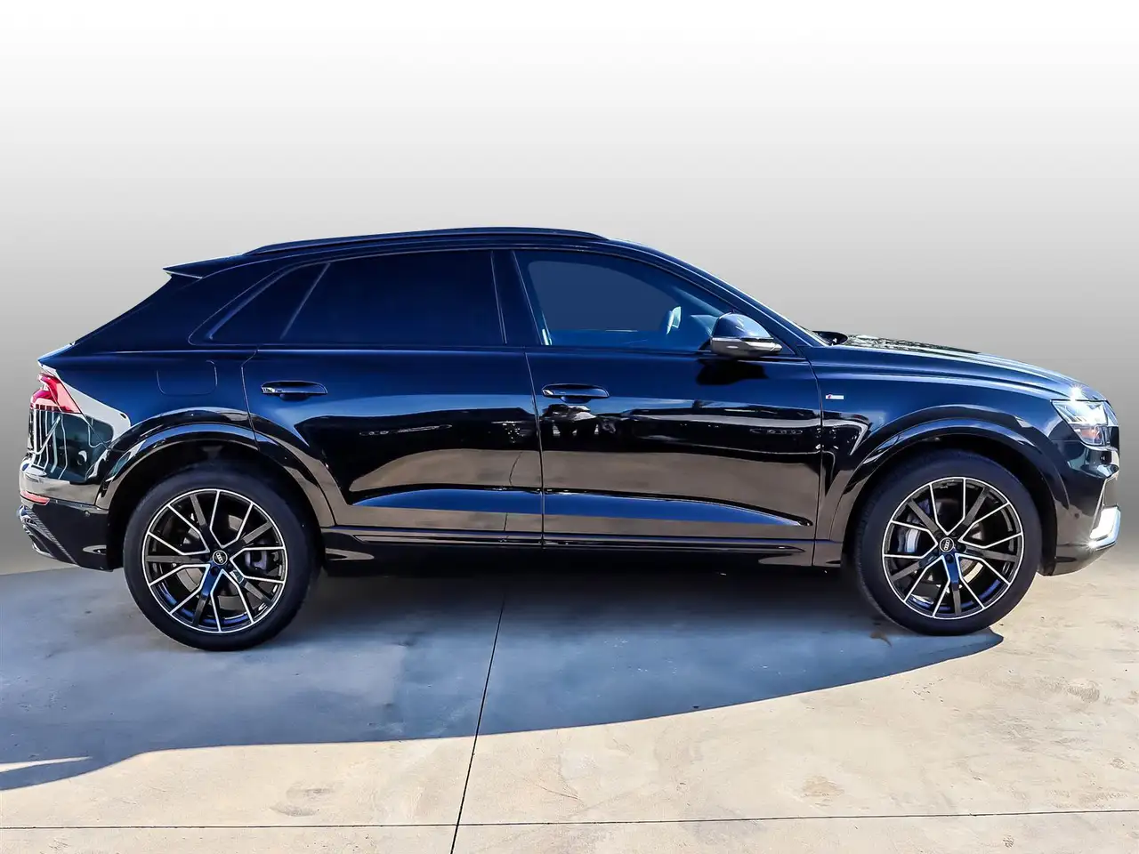 Audi Q8 - Image 3