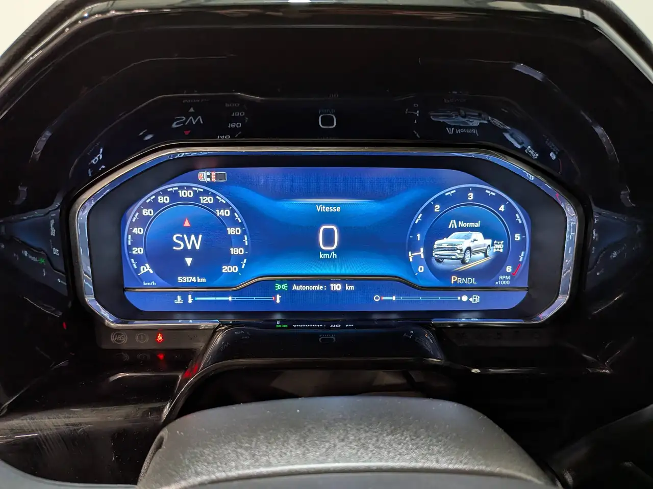 Chevrolet Silverado 1500 - Image 18