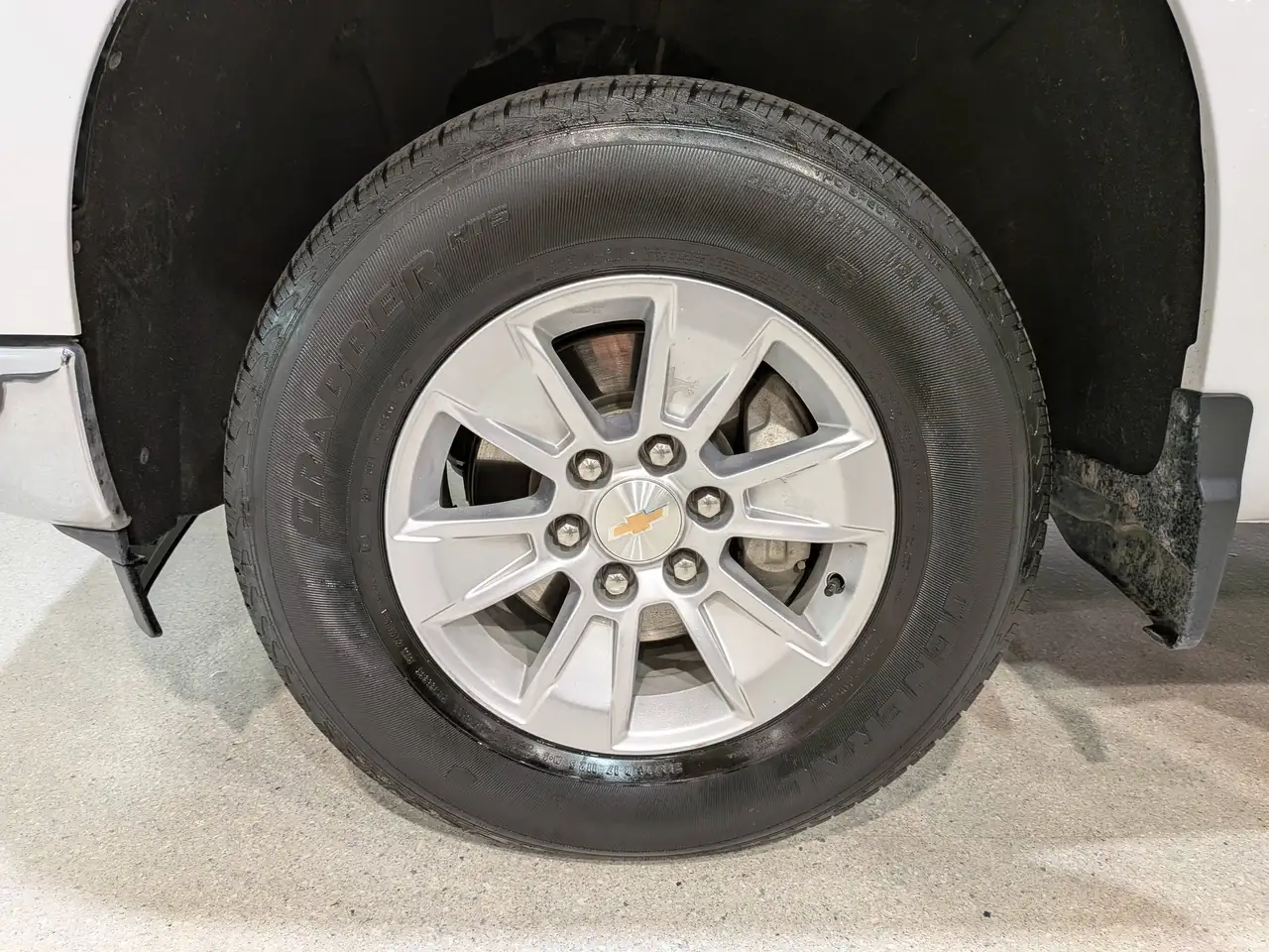 Chevrolet Silverado 1500 - Image 35