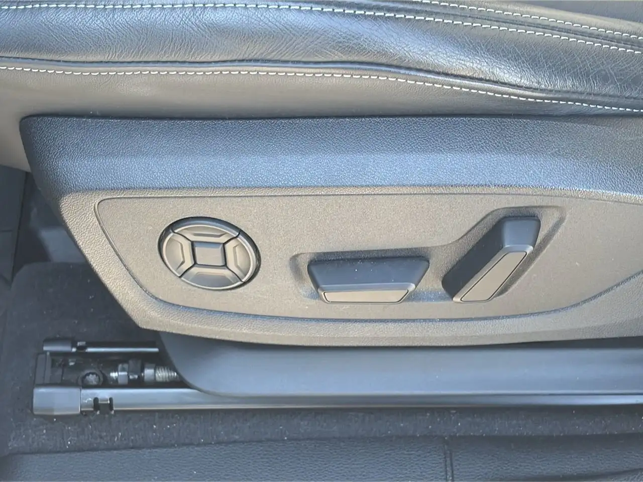 Audi Q3 - Image 21
