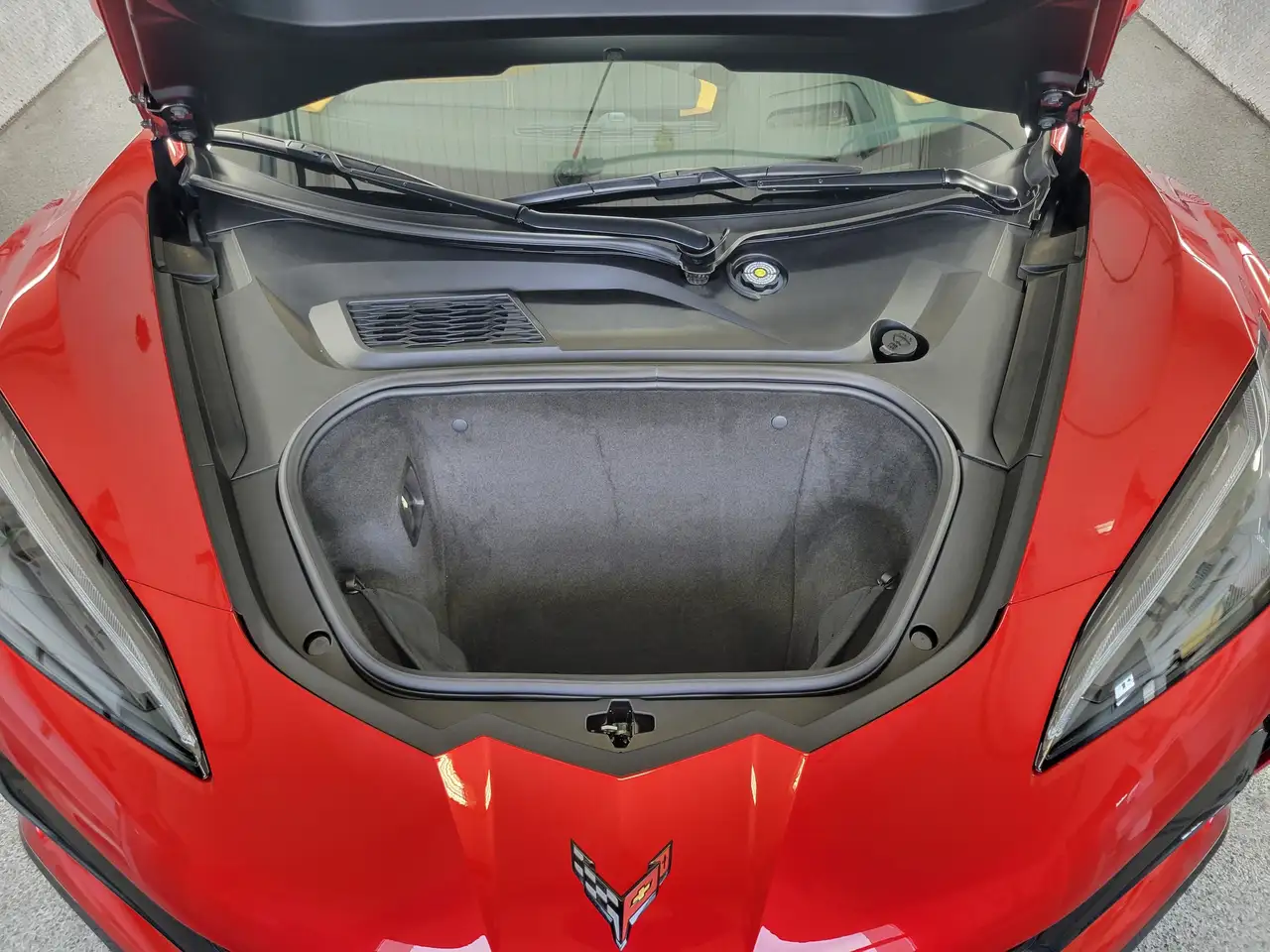 Chevrolet Corvette - Image 10