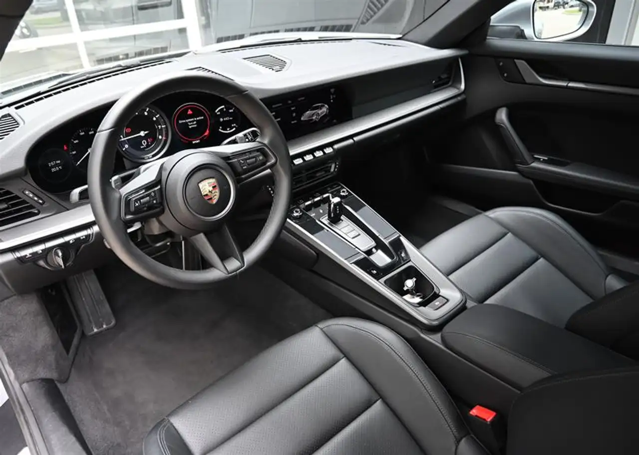 Porsche 911 - Image 10