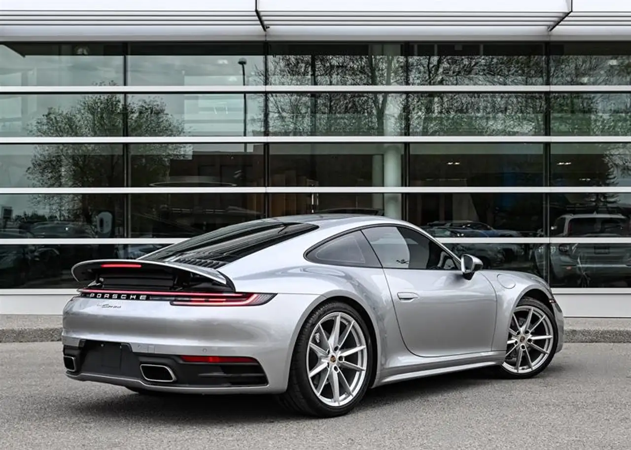 Porsche 911 - Image 6