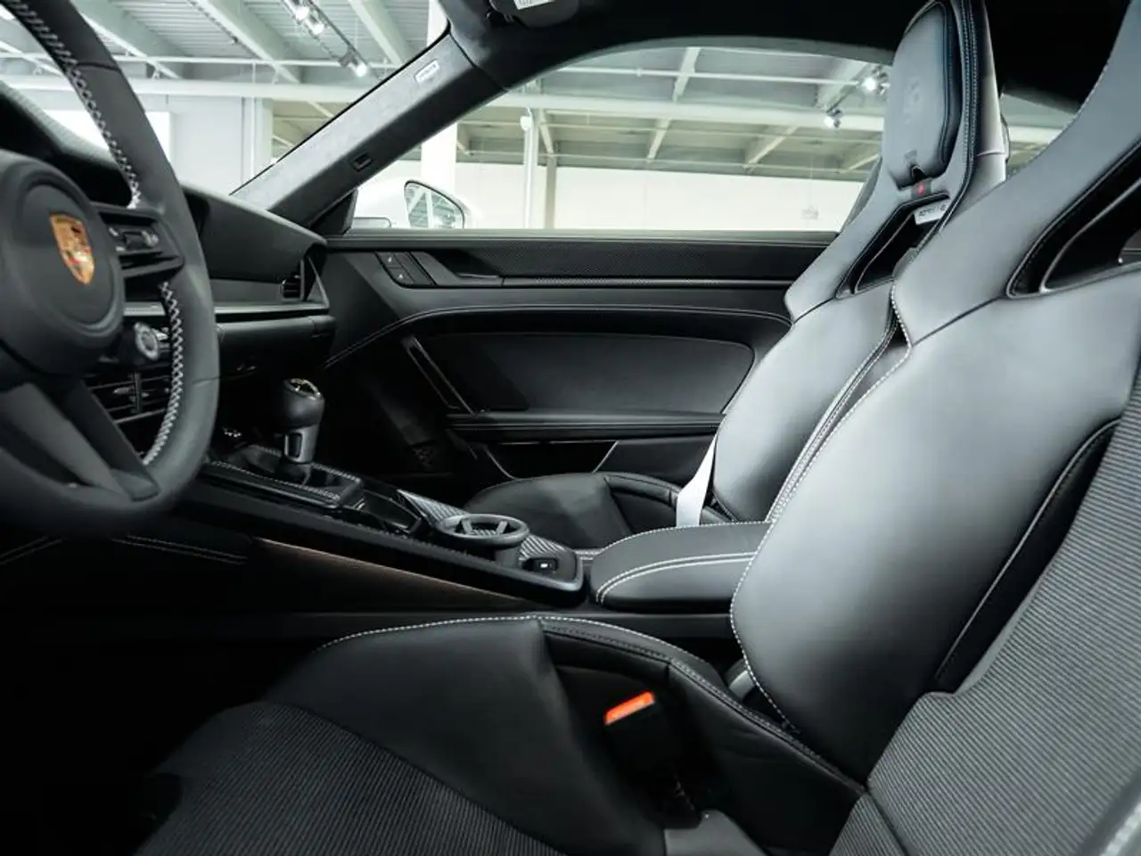 Porsche 911 - Image 21