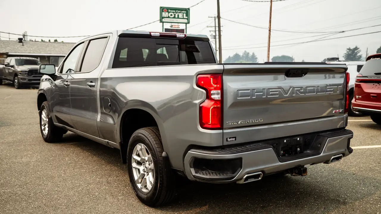 Chevrolet Silverado 1500 - Image 8