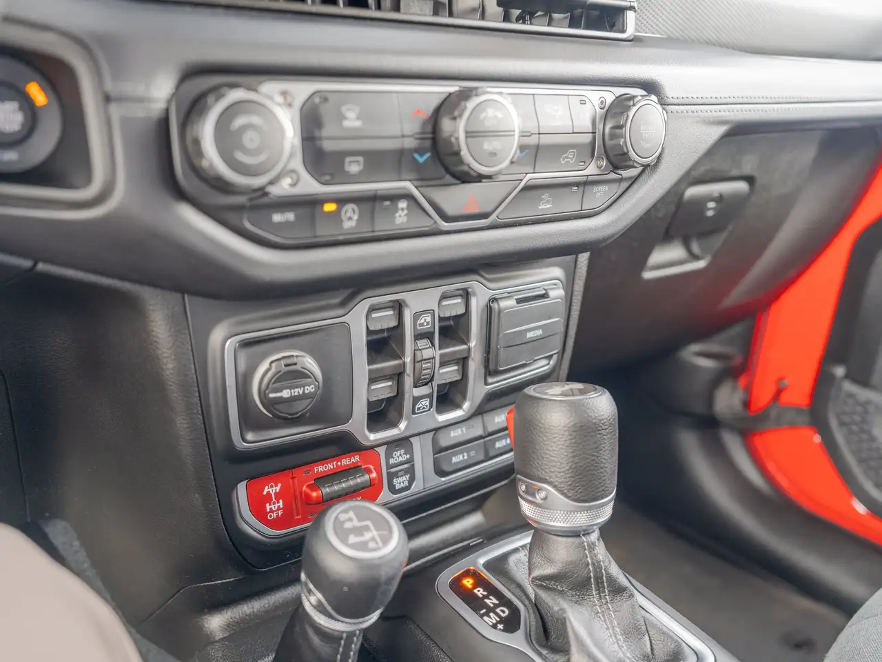 Jeep Wrangler - Image 20