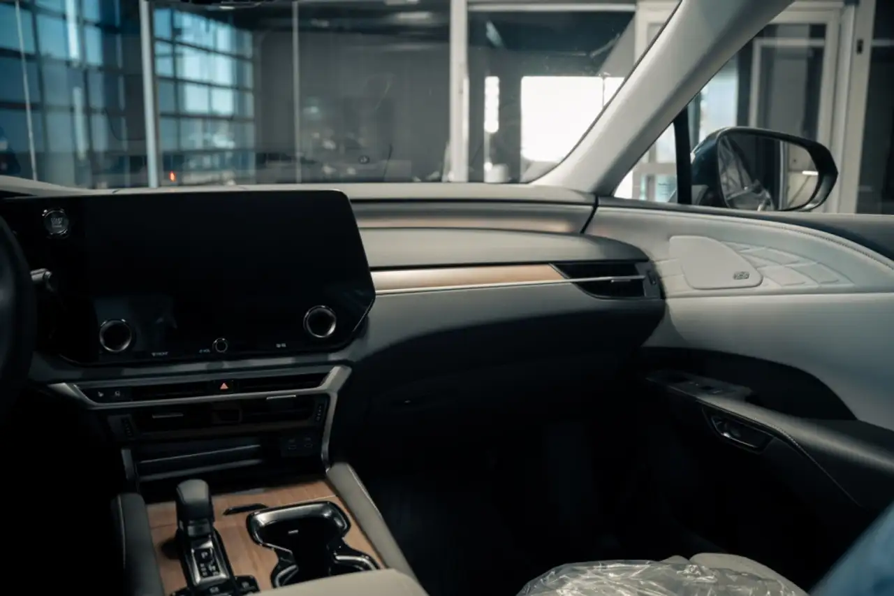 Lexus RX - Image 31