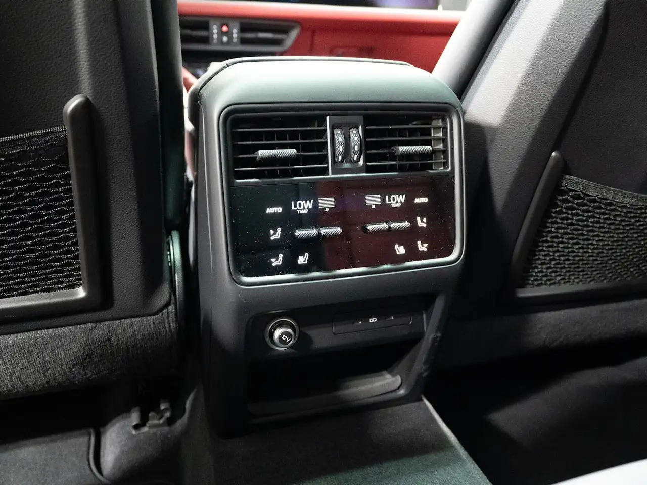 Porsche Cayenne - Image 34
