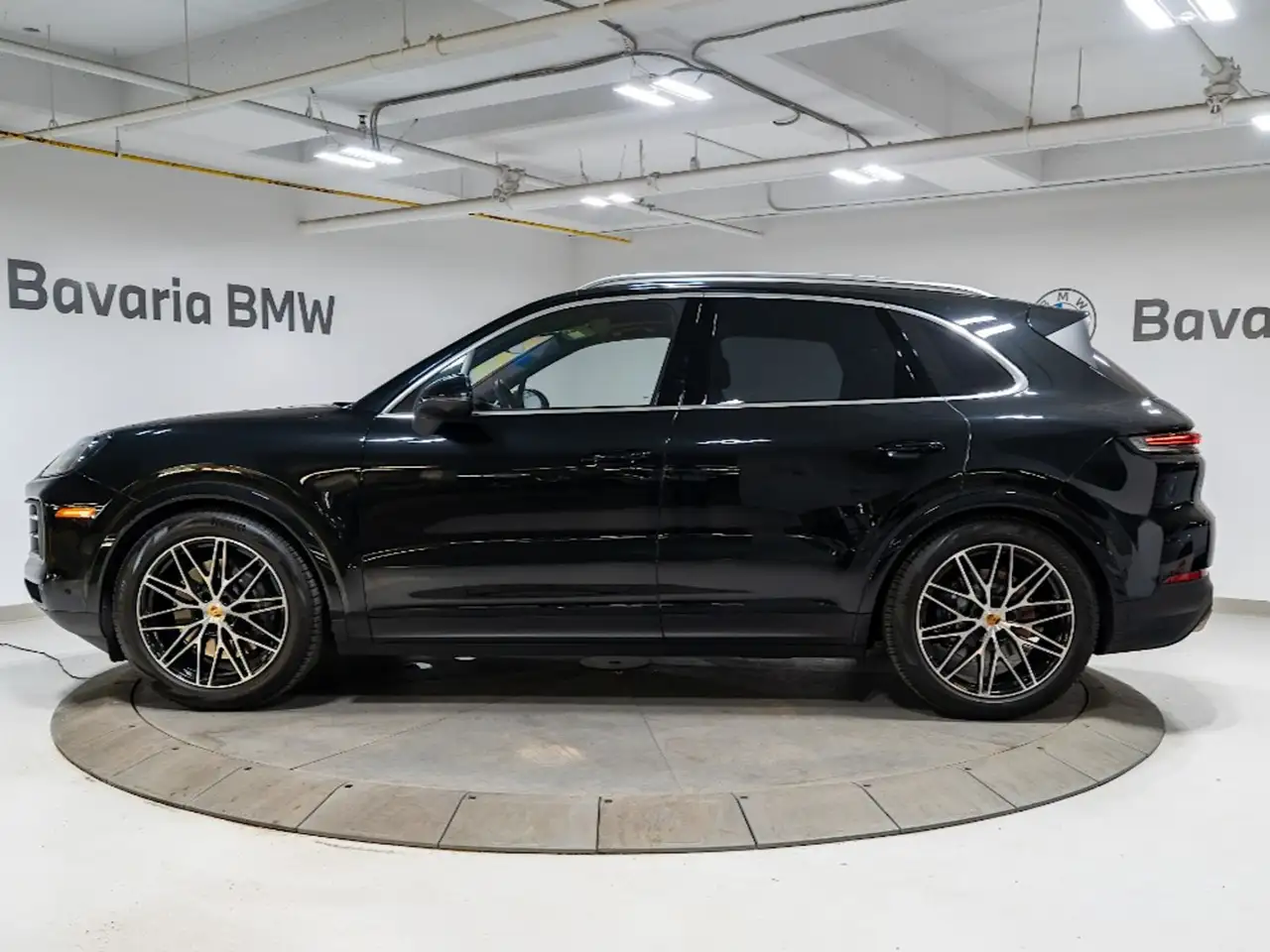 Porsche Cayenne - Image 2