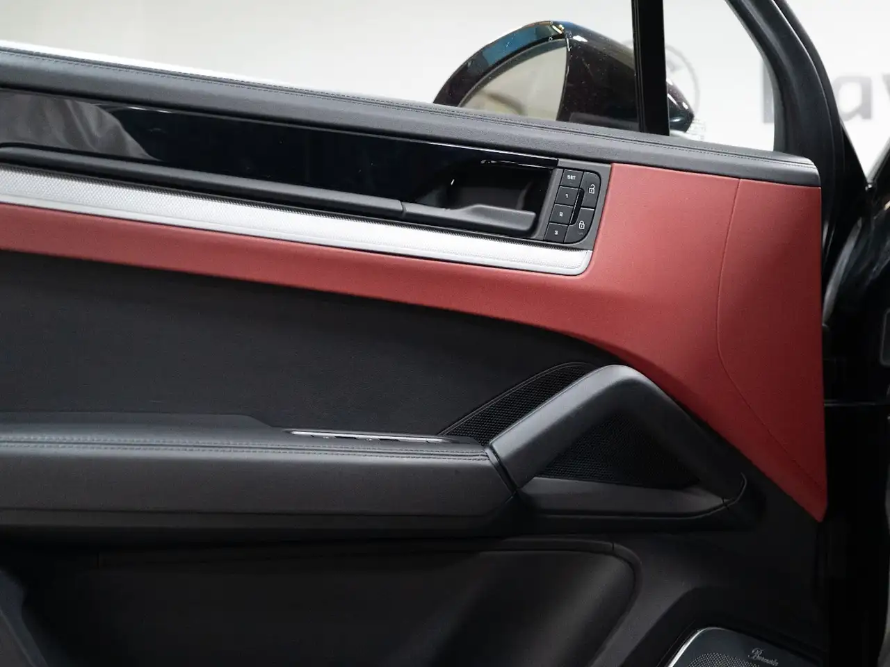 Porsche Cayenne - Image 14