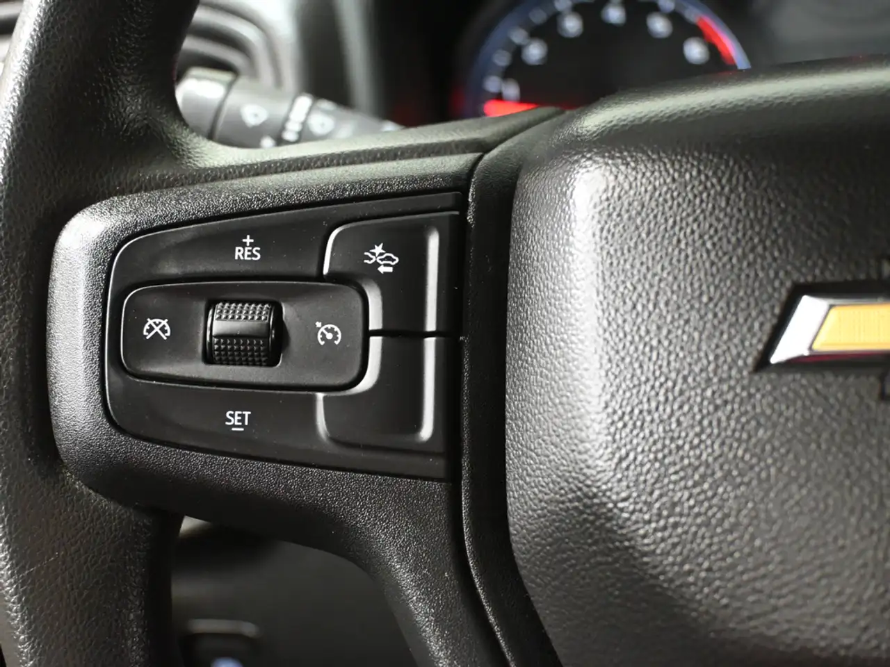 Chevrolet Silverado 1500 - Image 14