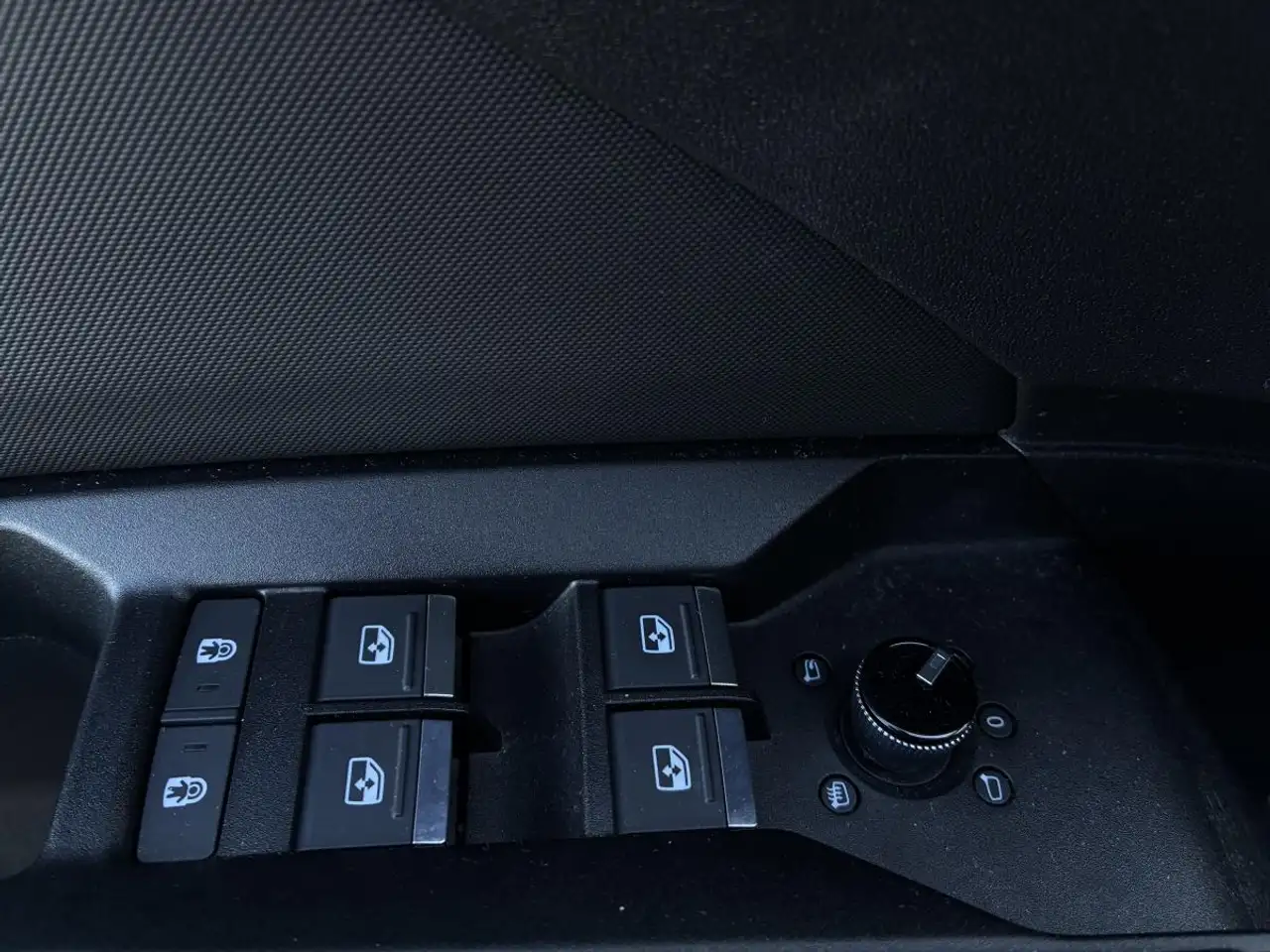 Audi Q4 e-tron - Image 18