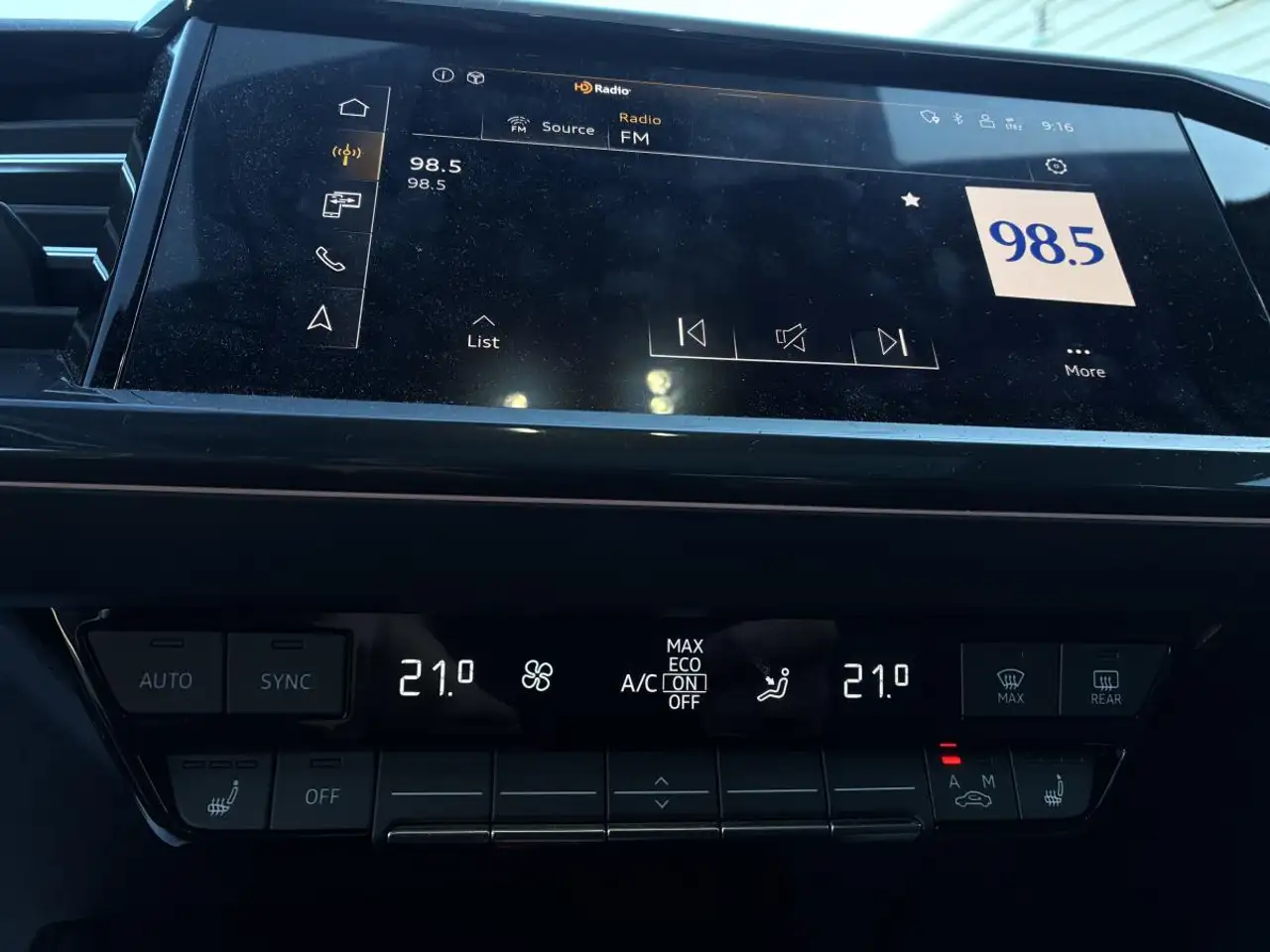 Audi Q4 e-tron - Image 24