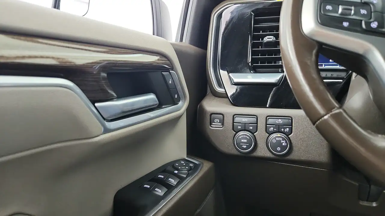 Chevrolet Silverado 1500 - Image 14