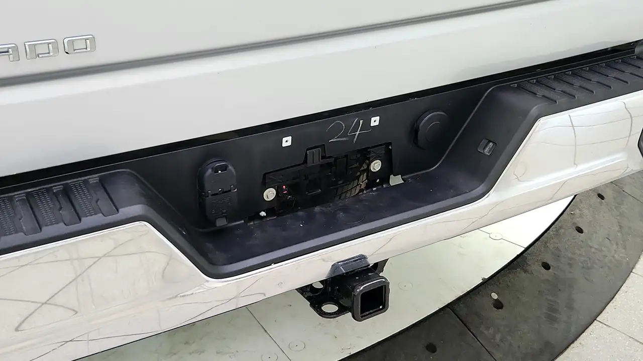 Chevrolet Silverado 1500 - Image 30