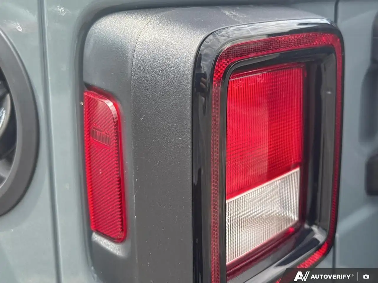 Jeep Wrangler - Image 12