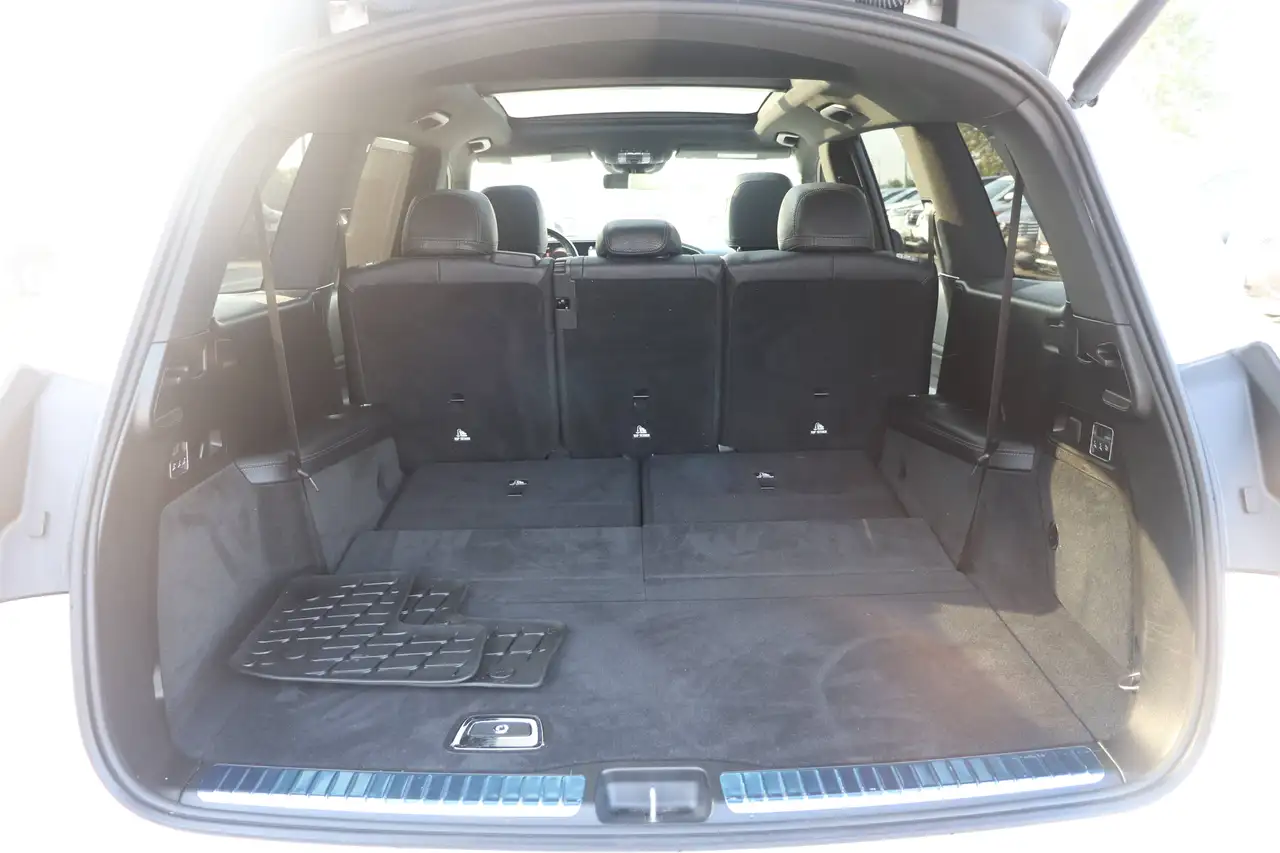Mercedes-Benz GLS - Image 21
