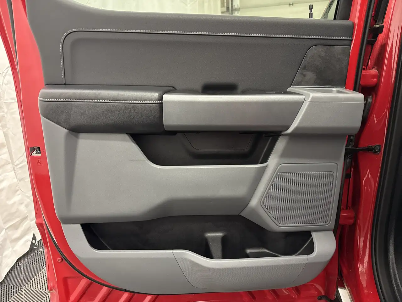 Ford F-150 - Image 38