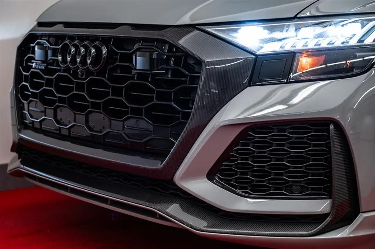 Audi RS Q8 - Image 6