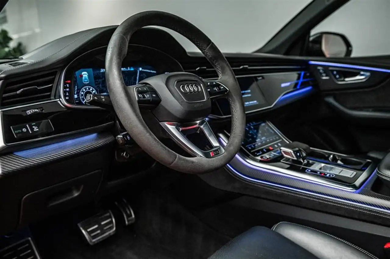 Audi RS Q8 - Image 15