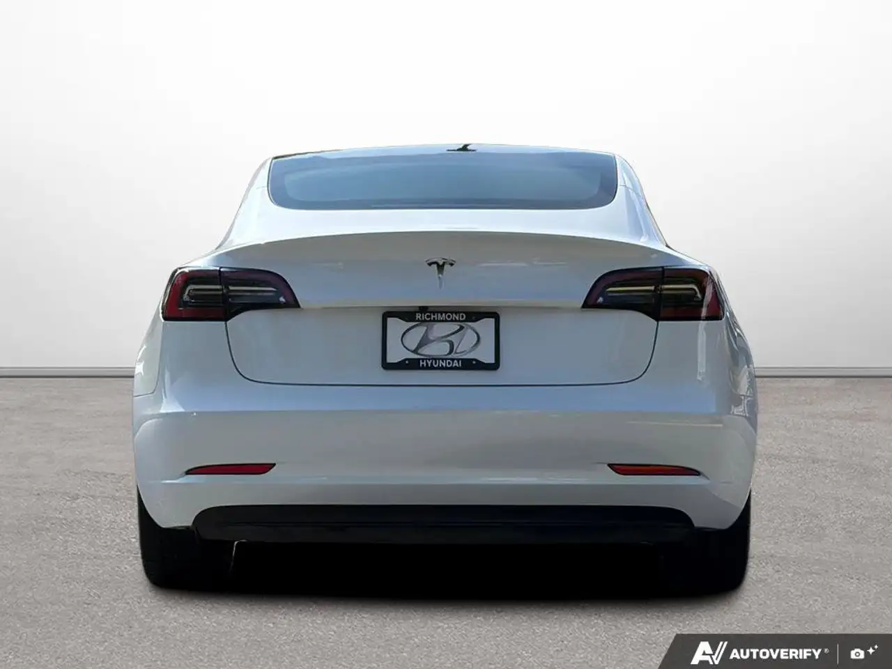 Tesla Model 3 - Image 5