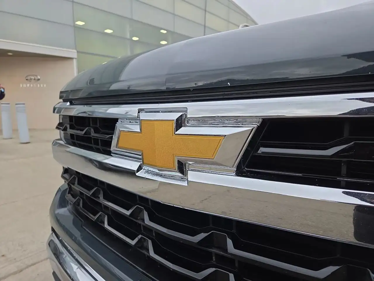 Chevrolet Silverado 1500 - Image 8
