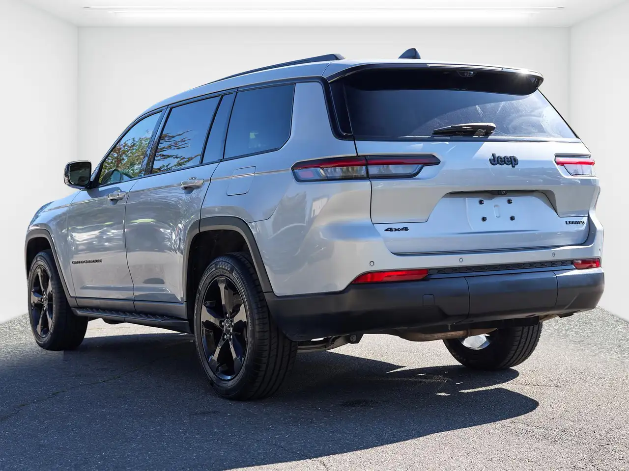 Jeep Grand Cherokee - Image 12