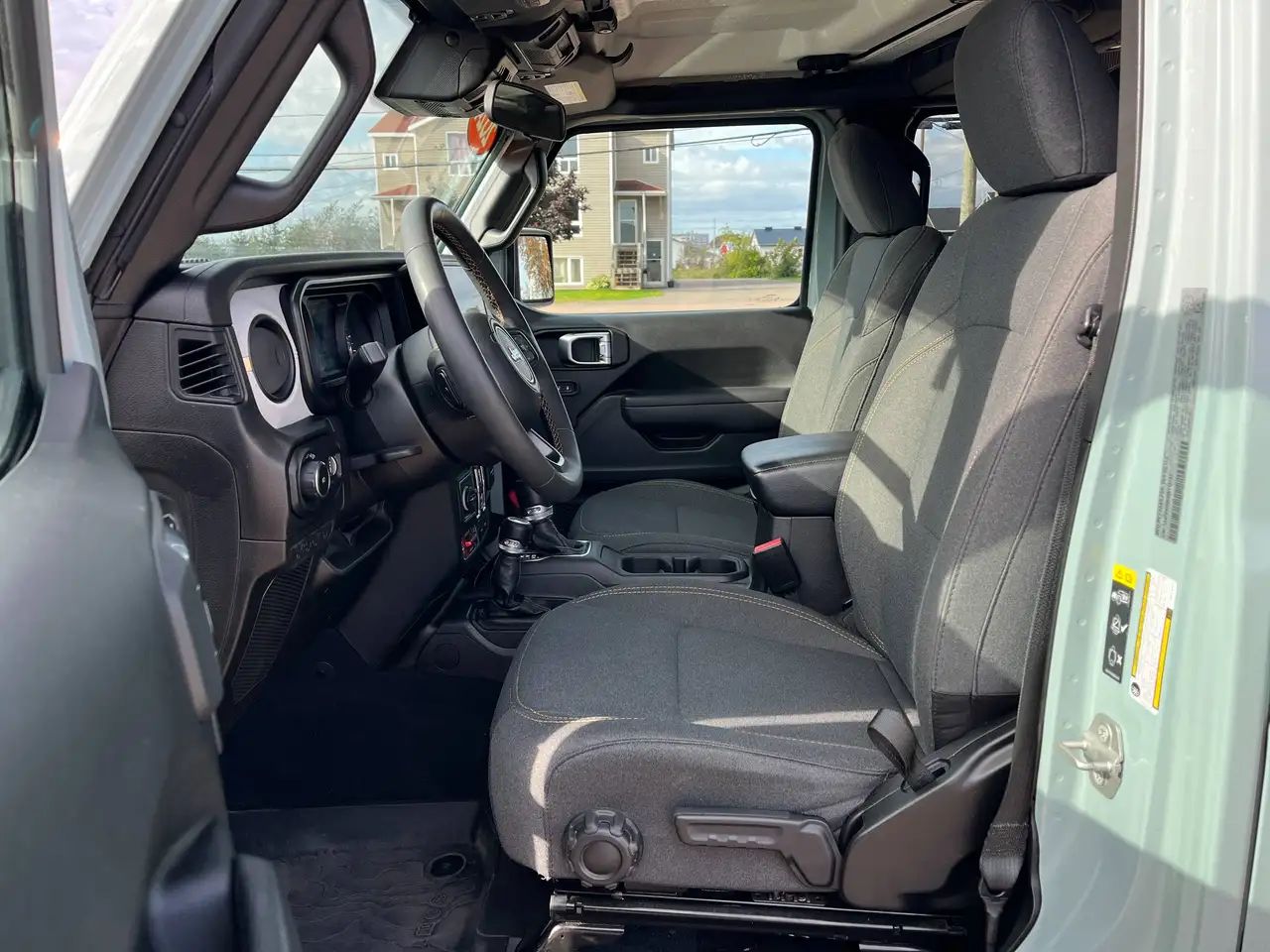 Jeep Wrangler - Image 11