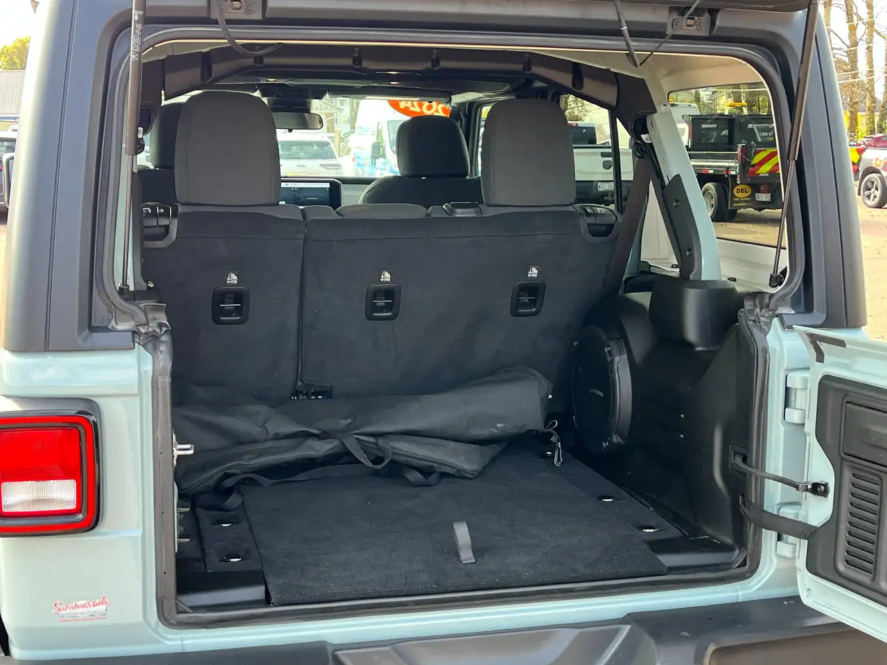 Jeep Wrangler - Image 25