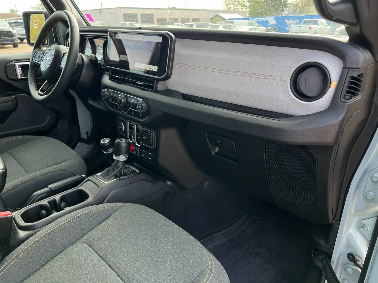 Jeep Wrangler - Image 22