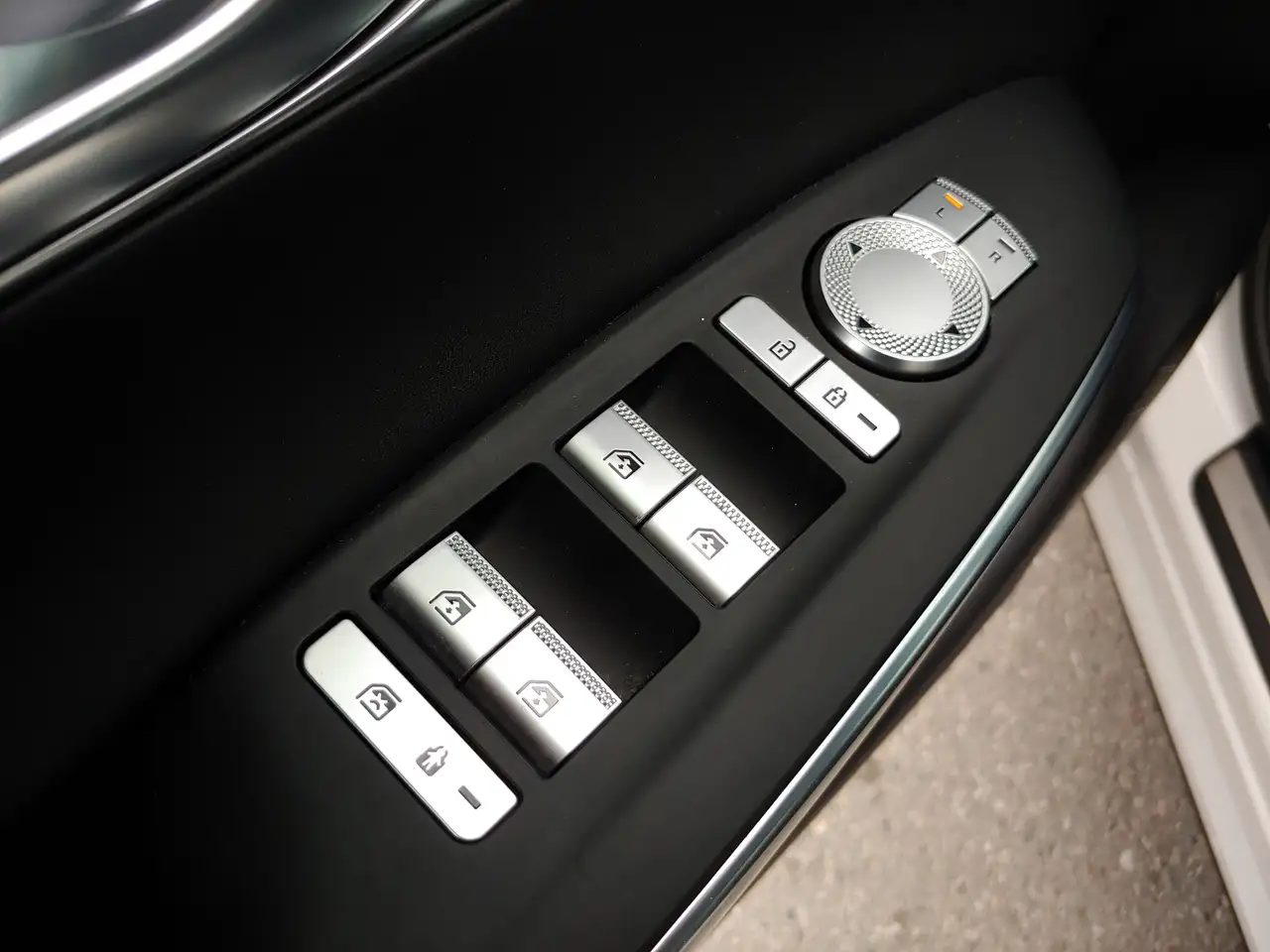 Genesis GV70 - Image 19